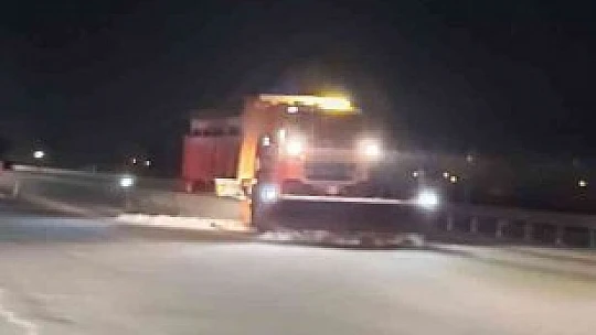 Elazığ'da kar yağışından dolayı ekipler seferber oldu