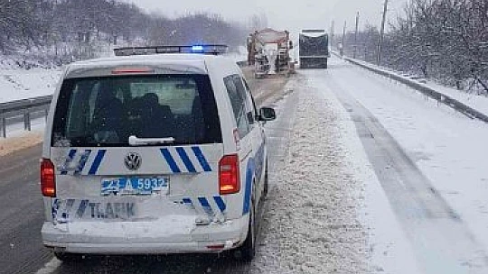 Elazığ'da kar yağışından dolayı ekipler seferber oldu