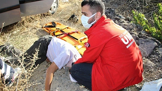 Kazada araçta sıkışan 4 yaralı için ekipler seferber oldu