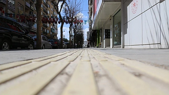 Elazığ'da kısıtlamada herkes evde, onlar görevde