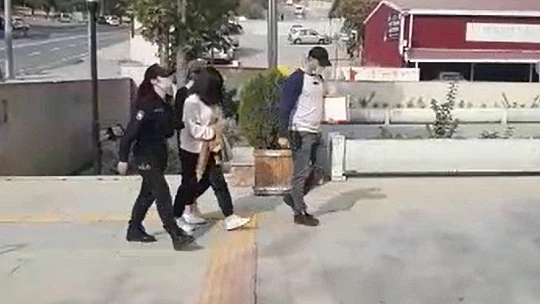 Elazığ'da kuyumculara sahte altın satan 2 şüpheli yakalandı