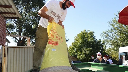 Elazığ'da meralar gübrelendi