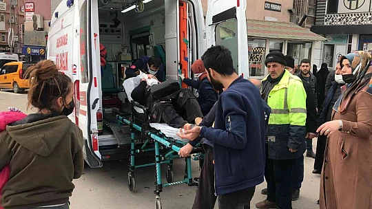 Elazığ'da minibüsün çarptığı yaya yaralandı