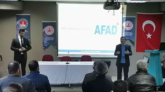 Elazığ'da muhtarlara  eğitim verildi