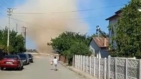 Elazığ'da oluşan hortum korkuttu