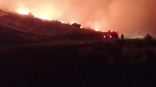 Elazığ'da orman yangınına müdahale sürüyor