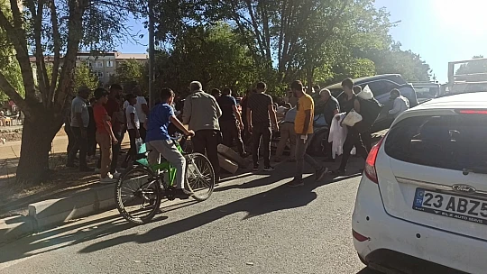 Elazığ'da otomobil ağaca çarptı: 1 yaralı