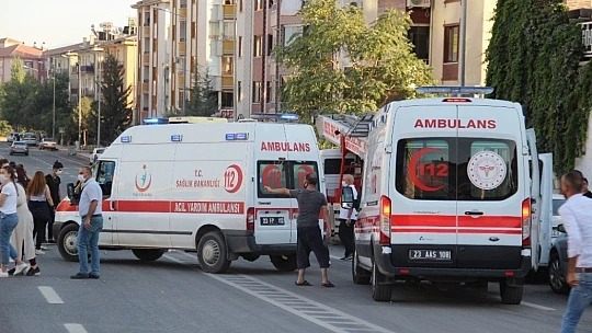 Elazığ'da otomobil ile motosiklet çarpıştı, kurye hayatını kaybetti