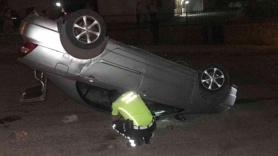Elazığ'da otomobil takla attı: 4 yaralı
