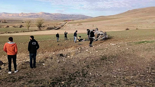 Elazığ'da otomobil takla attı: 2 yaralı