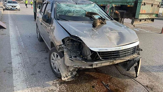 Elazığ'da otomobil ters döndü: 1 yaralı