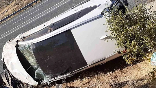 Elazığ'da otomobil yan yattı: 1 yaralı