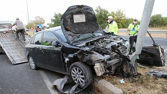 Elazığ'da otomobiller çarpıştı: 1 ölü, 2 yaralı