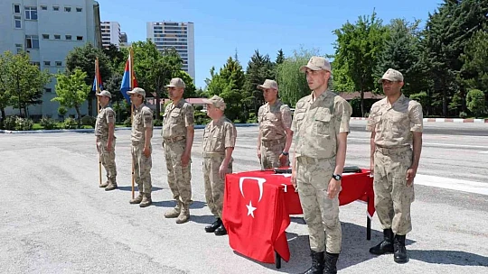 Elazığ'da özel birey asker olmanın gururunu yaşadı