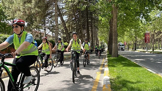 Elazığ'da pedallar bağımlılıktan uzak nesiller için çevrildi