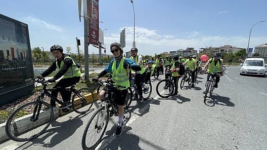 Elazığ'da pedallar bağımlılıktan uzak nesiller için çevrildi