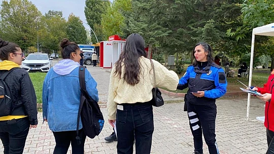 Elazığ'da polis, üniversite öğrencilerini bilgilendirdi
