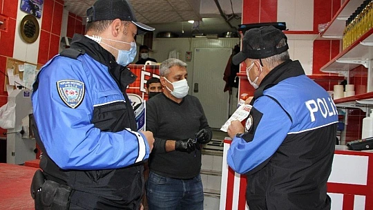 Elazığ'da polisten Covid-19 denetimi