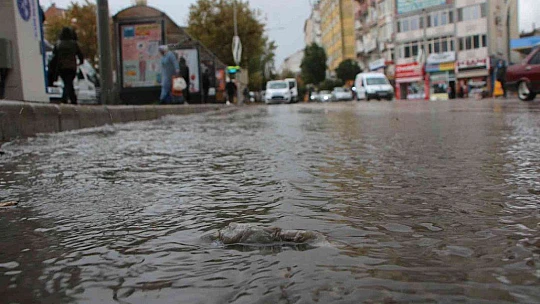 Elazığ'da sağanak yağış etkili oldu