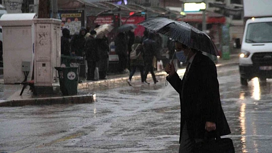 Elazığ'da sağanak yağış etkili oldu