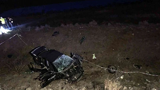 Elazığ'da şarampole uçan otomobil hurdaya döndü: 1 ölü, 3 yaralı