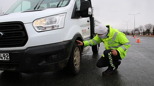 Elazığ'da şehirler arası yollarda kış lastiği denetimi