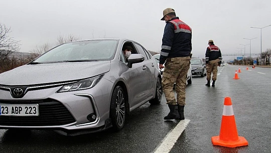 Elazığ'da şehirler arası yollarda kış lastiği denetimi