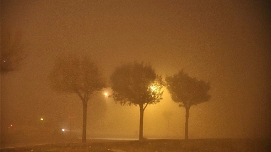 Elazığ'da sis bastırdı, göz gözü görmüyor