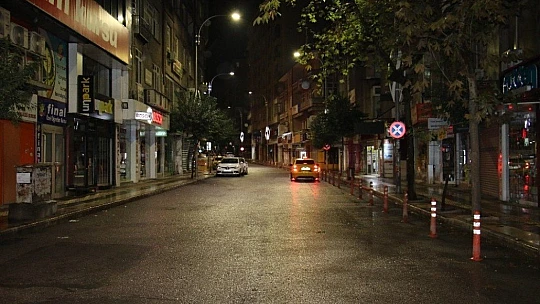 Elazığ'da sokağa çıkma kısıtlaması başladı