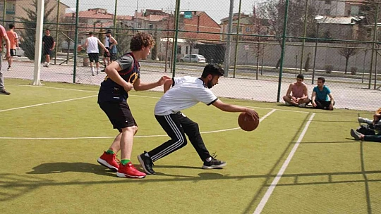 Elazığ'da sokak basketbol turnuvası düzenlendi