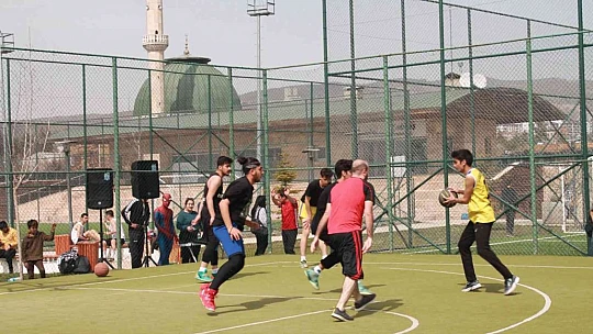 Elazığ'da sokak basketbol turnuvası düzenlendi