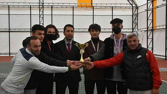 Elazığ'da tenis müsabakaları tamamlandı