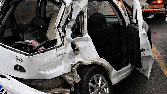 Elazığ'da tır ile otomobil çarpıştı: 2 ağır yaralı