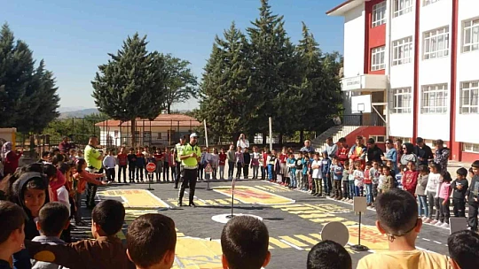 Elazığ'da trafik bilinci gelişimi faaliyetleri sürüyor