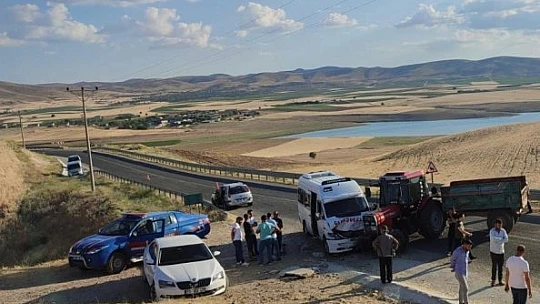 Elazığ'da trafik kazası: 2 yaralı