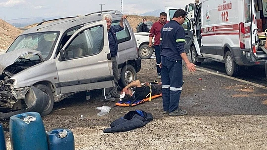 Elazığ'da trafik kazası: 4'ü çocuk 8 yaralı