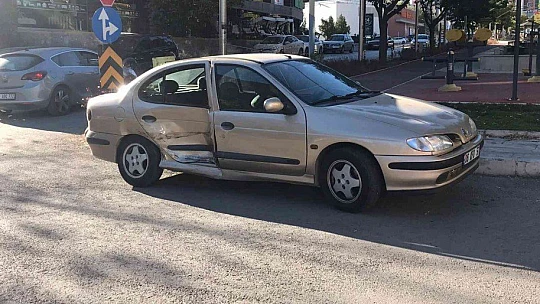 Elazığ'da trafik kazası: 4 yaralı