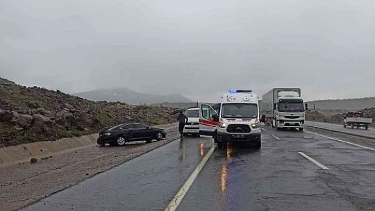 Elazığ'da trafik kazası: 4 yaralı