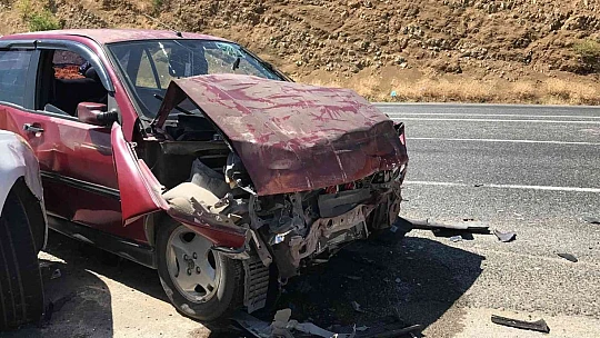 Elazığ'da trafik kazası: 4 yaralı