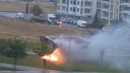 Elazığ'da trafo yangını paniğe neden oldu