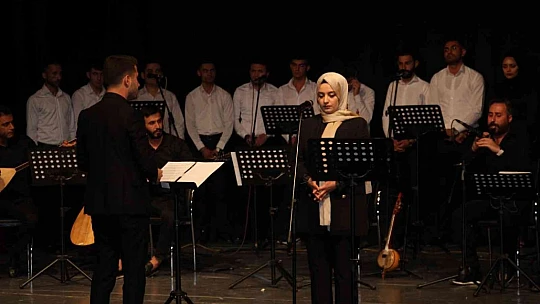 Elazığ'da Türk Halk Müziği Konseri mest etti