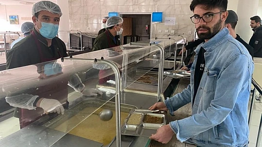 Elazığ'da üniversite öğrencilerine 'Çanakkale menüsü' dağıtıldı