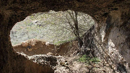 Elazığ'da Urartular döneminden kalma kaya mezarlarının turizme kazandırılması bekleniyor