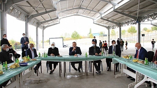 Elazığ'da Vali Erkaya Yırık'ın başlattığı halk buluşmaları sürüyor