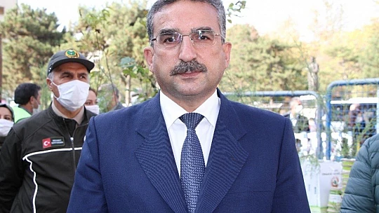 Elazığ'da vatandaşlara 10 bin adet ücretsiz fidan dağıtıldı