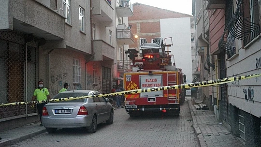 Elazığ'da yangında 3 kişi dumandan etkilendi
