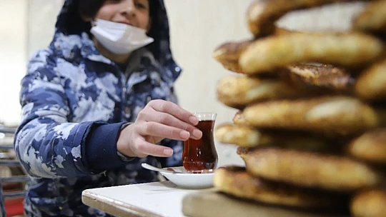 Elazığ'da yeni normalleşme süreciyle çaylar yeniden demlendi
