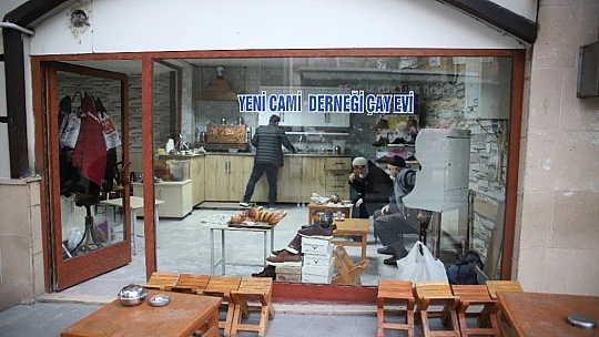 Elazığ'da yeni normalleşme süreciyle çaylar yeniden demlendi