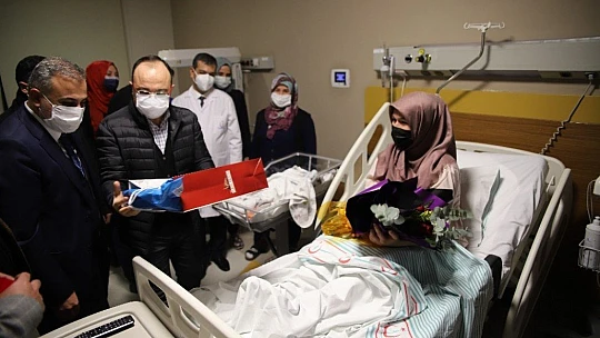 Elazığ'da yılın ilk bebeklerine Hamza ve Batuhan Eymen ismi verildi