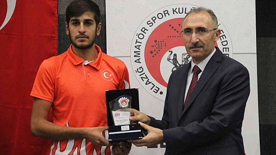 Elazığ'da Yılın Spor Enleri Ödül programı